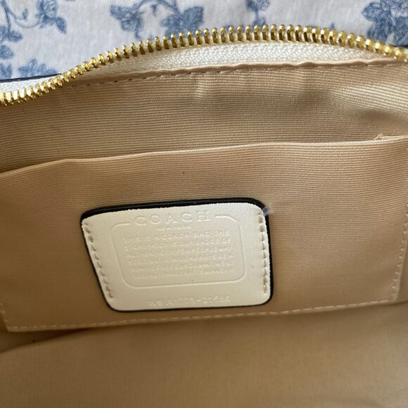 Coach Cream Shoulder Bag - Picture 10 of 11